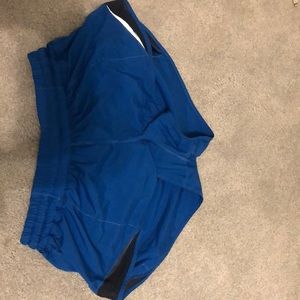 lululemon hot hotty shorts 2.5